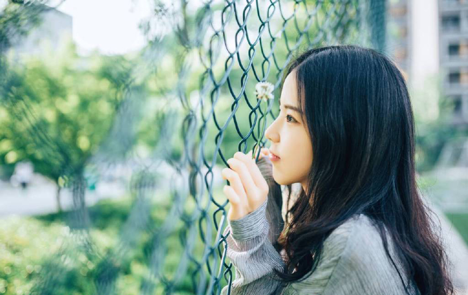 “原来如此。”庞统点点头：“如此说来，刘将军是不准备跟我将规矩了？”
